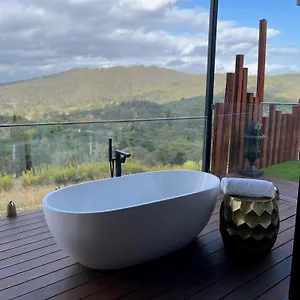 https://on-eagle-wings-mountain-retreat-spa.queenslandhotels.net